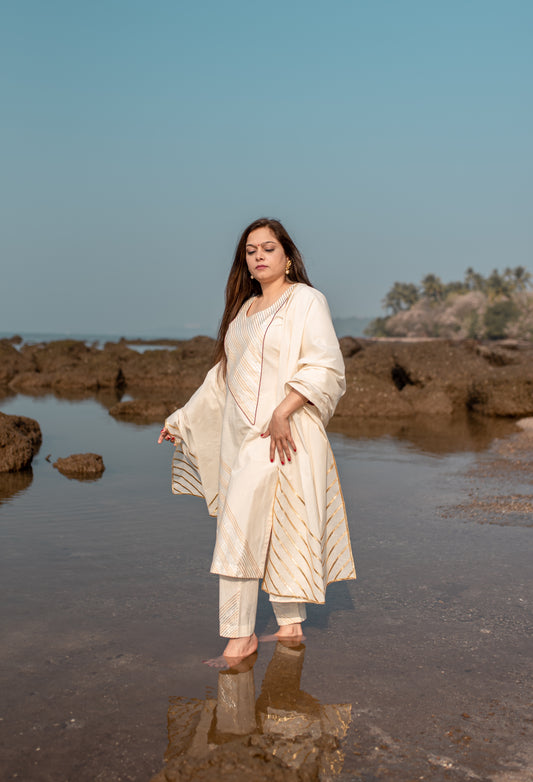 Ira Ivory Kurta Set